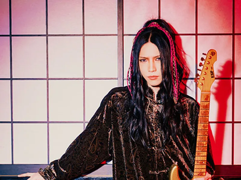 Takayoshi Ohmura — Guitar